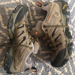 Merrell low top hiking boots 🥾